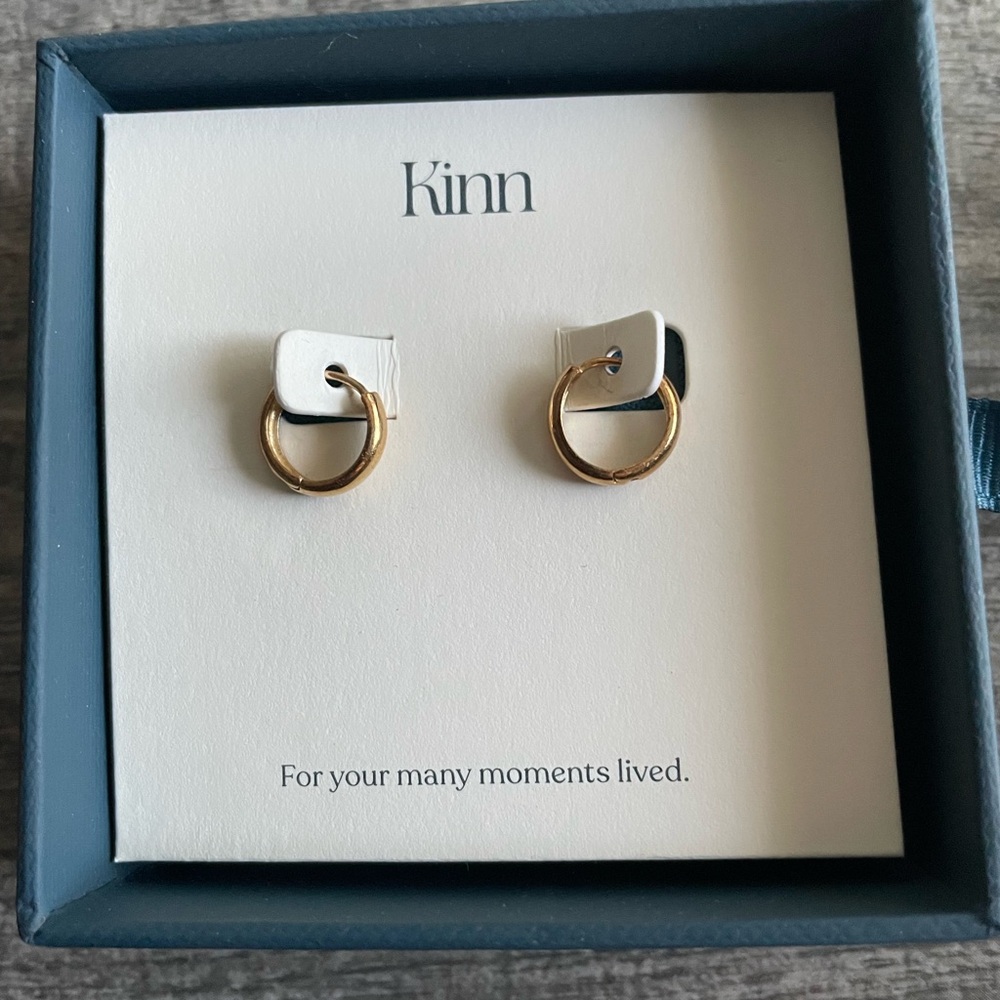 Kinn Studio Classic Hoop Huggies